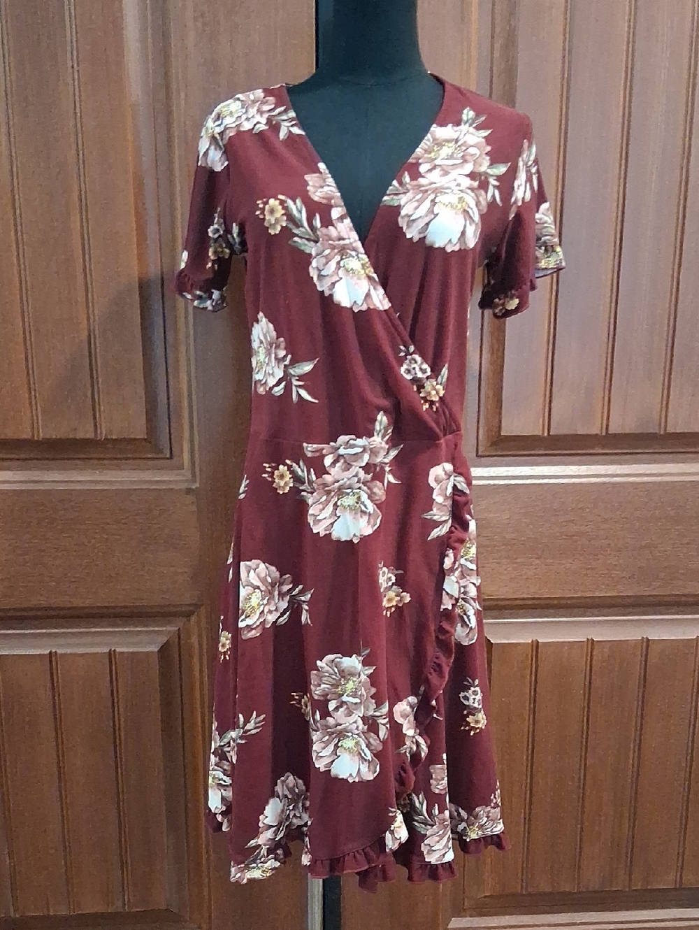 Justify Size L Floral Dress